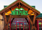 在历史性的第100家分店开业之前TwinPeaks为加速增长做准备