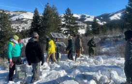 本地学生在环境科学课程中获得实际经验