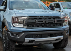 2024款福特RangerRaptor与F-150Raptor相遇显示出家族相似性