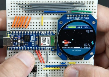 带有圆形彩色显示屏的ArduinoNanoESP32手持式控制台