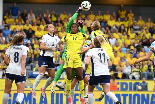 瑞典0-0英格兰球员评分助英格兰女足以紧张的平局锁定2025年欧洲杯参赛资格